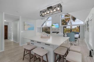 Newly Remodeled Multi Level Home - Fort Myers Beach - 8