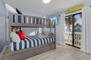 Newly Remodeled Five Bedroom Pool Home - Fort Myers Beach - 3