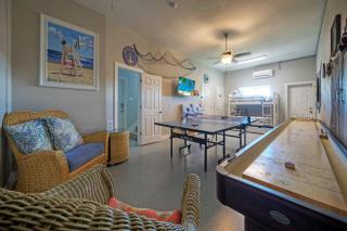 Coastal Soiree Ocean Views Game Room Steps from Port Aransas Beaches - 7