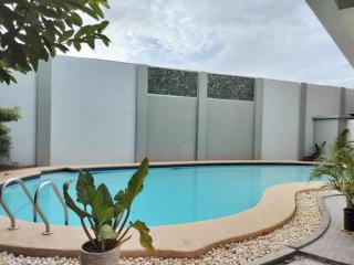 Cozy Studio near Airport Resort - 4