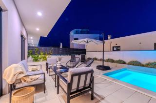Beachfront Villa Jugo with Seaview - Privlaka - 6