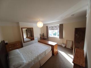 Entire 3 Bedroom Furnished Home - Bolton - 1