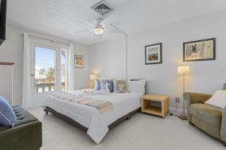 Right Waterfront Duplex w/ Pool & Spa - Fort Myers Beach - 8