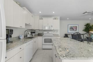 Right Waterfront Duplex w/ Pool & Spa - Fort Myers Beach - 1