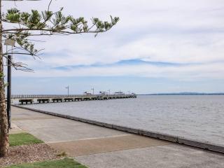 Beach Front Holiday Home with Pool, Prime Location - 3