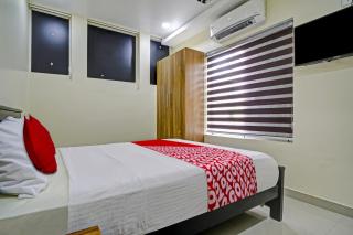 Super Hotel O Crystal Executive Suites - Kakkanad - 3