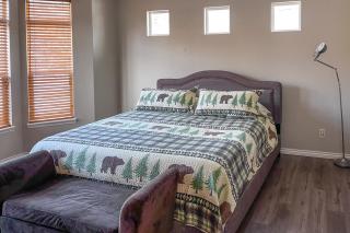 10 Mi to Dtwn Colorado Springs Townhome - 3