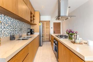 Arch views Infinity Pool Cozy Close to Beaches - 6