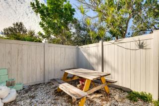 6 Mi to Dtwn Sarasota Apt with Patio and Fire Pit - Sarasota - 8