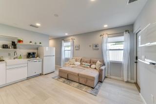 6 Mi to Dtwn Sarasota Apt with Patio and Fire Pit - Sarasota - 5