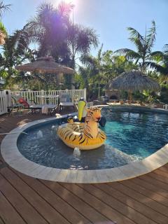 Brand New Tropical 2-bedroom Villa with Resort Amenities - Fort Myers - 6