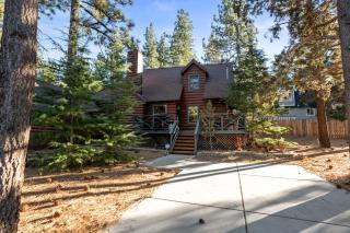 Fox Cabin - Central Location, Fireplace, Deck, Barbecue - Big Bear City - 5