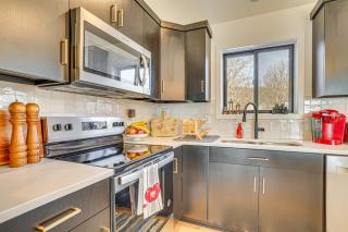 Deck with Forest Views Modern Home in Rochester! - Rochester - 2