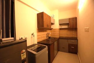 Platinum Pal Suites and Apartment - - 8