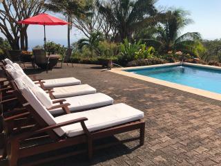 Casa La Paila -- Amazing ocean & mountain views! Staff included! - Carrillo - 3