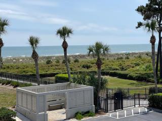 On Island Thyme Getaway near Coligny- #228 - Hilton Head Island - 3