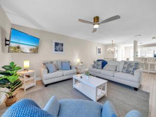 Woodland Shores 42 near beach sleeps 7 - Destin - 9
