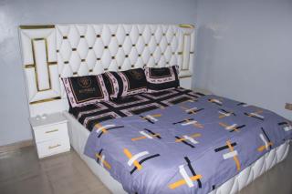 Whitney white 1bedroom shortlet apartment 24hr light Stadium Road N58,000 - 6