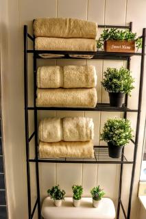 Large Estate 2 miles to strip with Pool - 6