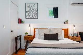 L Studio Traverse close to downtown and Beach - 1