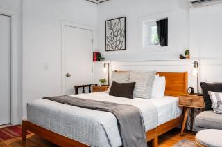 L Studio Traverse close to downtown and Beach - 2