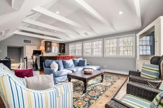 Luxury Waterfront with Game Room - 5