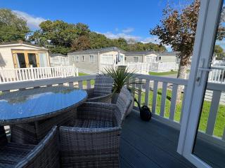 forest beach bashley park - 1