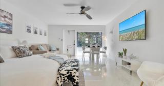 Beachside Studio - Hollywood - 7