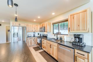 Views, Trails, Hot Tub and More Luxe Wyoming Oasis - 1