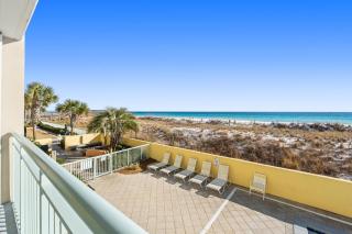 Beach Front Radiant Robins Nest 112, Free Activities Included! - Fort Walton Beach - 4