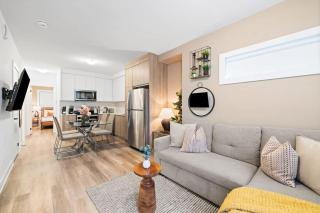 Bloordale Gem Stylish Space with Parking - 0