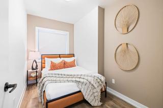 Bloordale Gem Stylish Space with Parking - 7