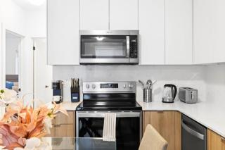 Bloordale Gem Stylish Space with Parking - 1