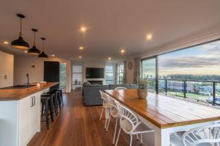 Contemporary Home with Ocean and Mountain Views - Kaikoura - 9