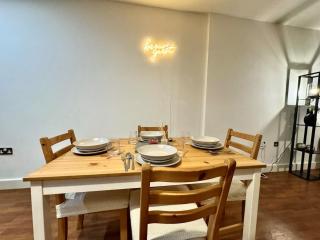 Casa Luxé 2 Bed City Centre Free Parking & Outdoor Patio - Birmingham - 4