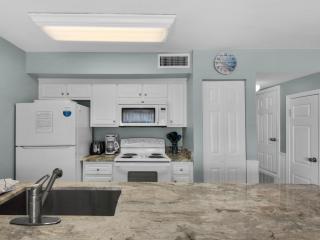 Blue Surf Townhomes 23 by Newman-Dailey - Destin - 4