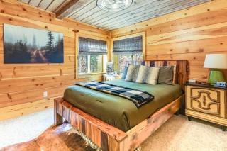 Walk to Golf, Lake Twain Harte Cabin with Fireplace - Twain Harte - 3