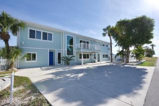 Big Blue Beach House by Sun Palace Vacations - Fort Myers Beach - 3