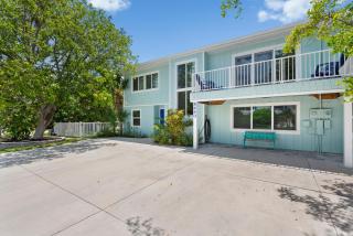 Big Blue Beach House by Sun Palace Vacations - Fort Myers Beach - 1