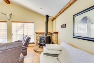 Hike, Fish and Explore Family Cabin in Sulphur! - Sulphur - 7