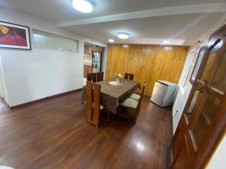 III-Elegante Departamento de 4 dormitorios con parqueadero incluido en el Centro histórico de Cuenca - Cuenca - 3