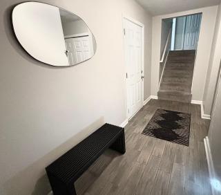 Queen Suite with Wifi Hot Tub Room Movie Theater Room4 - Forest Park - 1