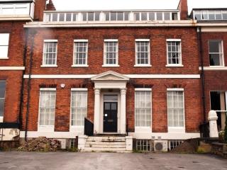 3 Beds - City Centre Stays - FREE Parking & WiFi! - Central Station - 6