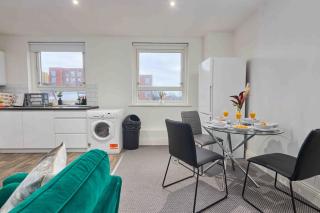 Central 1BR, Sleeps 3 - WiFi, FREE Parking & Workspace - 4