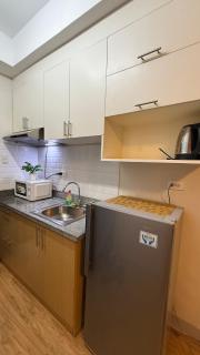 Budget Rustic Charm with Netflix Wifi and Pool - Mesaverte Residences Studio Unit - 7