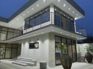 Pamo Hotel and Restaurants - 0