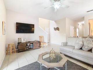 Family Getaway: 4BR Townhome by Old Town - 6