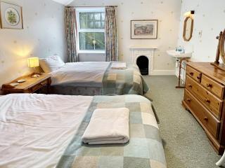 River Cottage in stunning location - 2