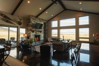 Mountain Lodge - Clyde Park - 5