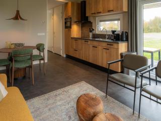 Luxury holiday home surrounded by water and forest - Sint Nicolaasga - 3